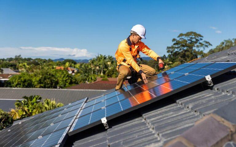 Solar panel installation Gold Coast by JNT Electrical featuring premium rooftop solar panels for energy-efficient homes and businesses.